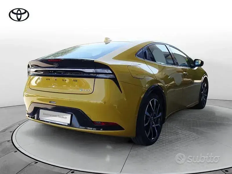 Usata Toyota Prius Lounge 223 CV (164 kW) 2025 Giallo Utilitaria
