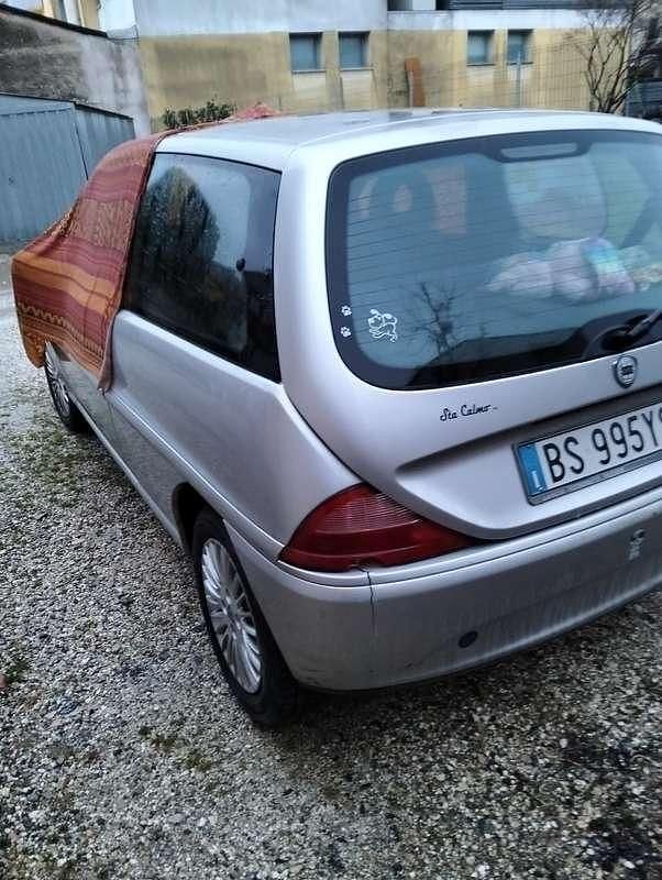 Usata Lancia 2000 60 CV (44 kW) 2001 Argento Berlina