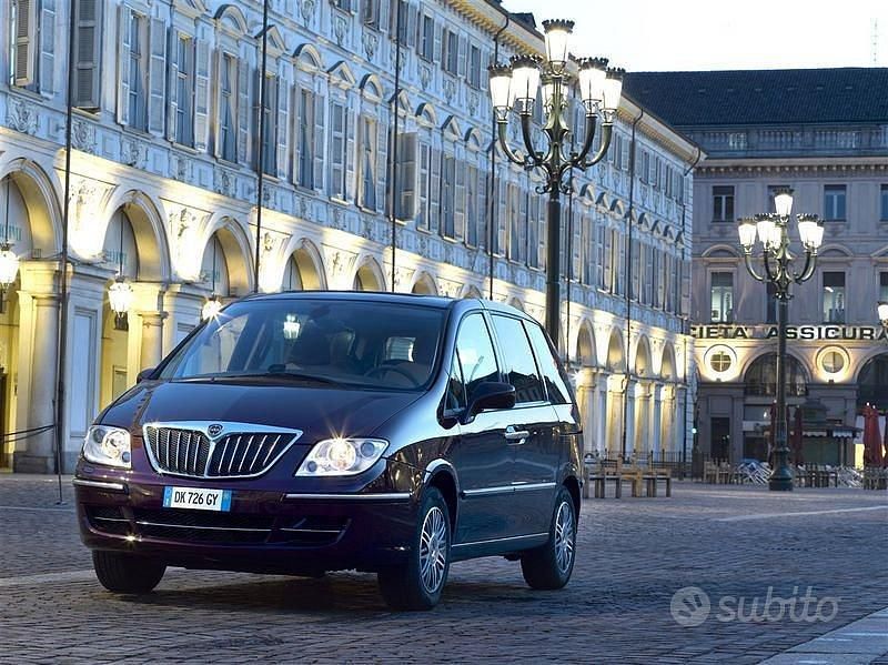 Usata Lancia Phedra 136 CV (100 kW) 2007 Grigio Monovolume