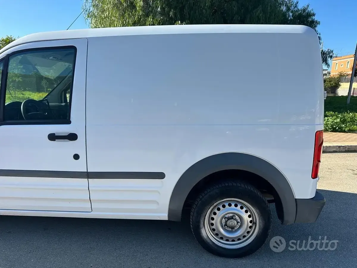 Usata Ford Transit Connect 90 CV (66 kW) 2010 Bianco Monovolume