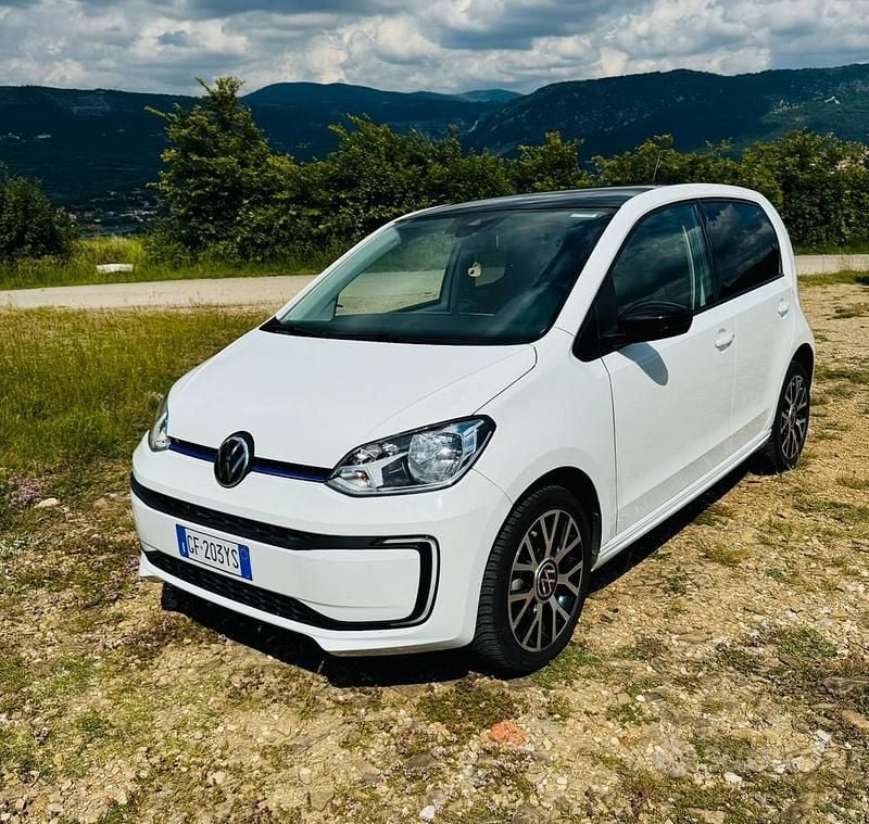 Usata VW e-up! 61 kW (83 CV) 2021 Bianco Utilitaria