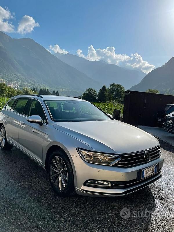 Usata VW Passat 120 CV (88 kW) 2019 Grigio Station wagon