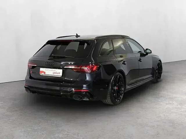 Usata Audi RS4 Comfort 450 CV (330 kW) 2024 Nero sebring effetto cristallo Station wagon