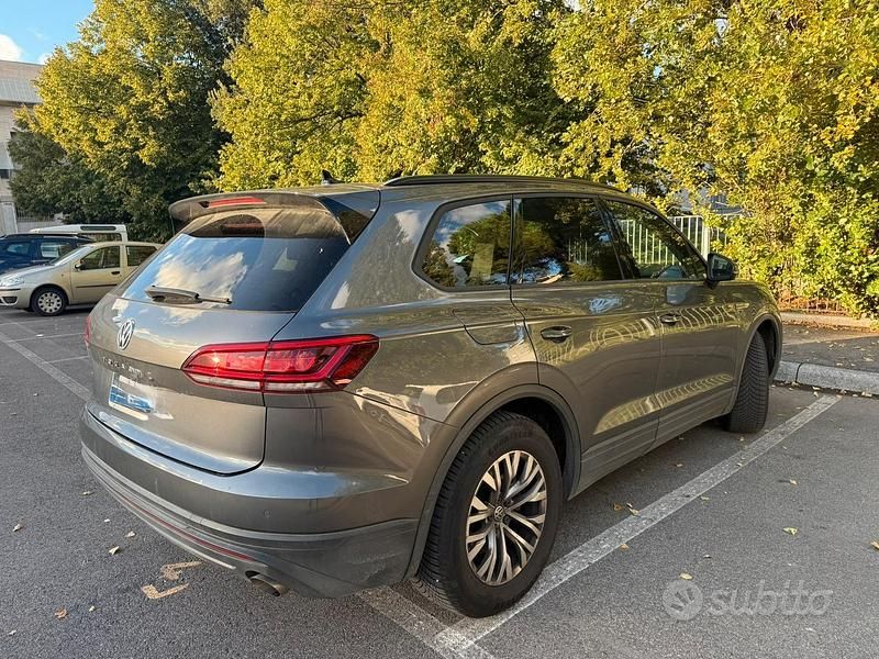 Usata VW Touareg Advance 231 CV (169 kW) 2019 Grigio SUV