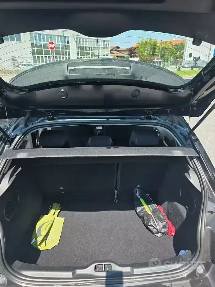 Usata Citroën C4 Cactus 82 CV (60 kW) 2017 Nero Utilitaria