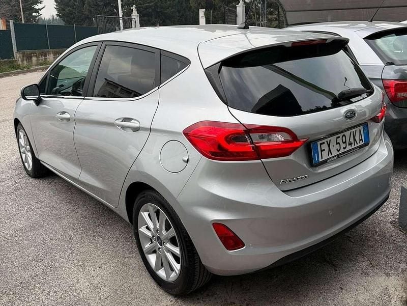 Usata Ford Fiesta Titanium 101 CV (74 kW) 2019 Argento Berlina