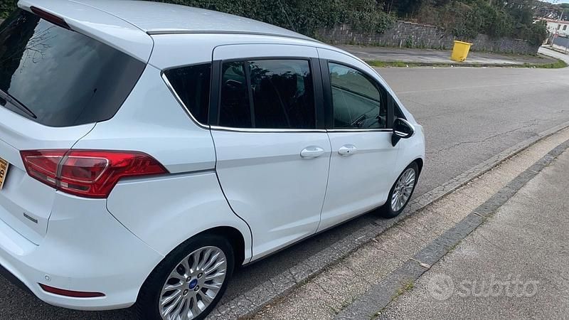 Begagnad Ford B-MAX Titanium 100 HK (73 kW) 2014 Vit Minibuss