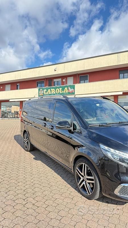 Usata Mercedes V300 240 CV (176 kW) 2019 Nero Monovolume