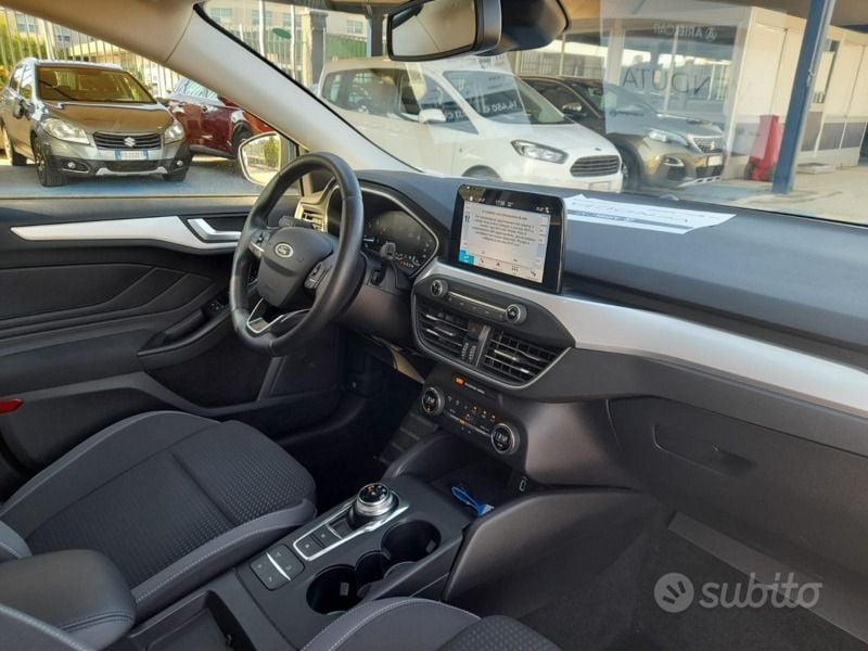 Usata Ford Focus 120 CV (88 kW) 2019 Blu Station wagon