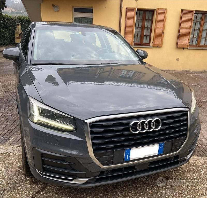 Begagnad Audi Q2 Ambiente 150 HK (110 kW) 2017 Grå SUV
