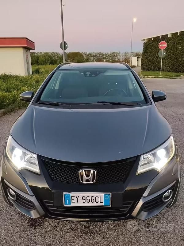 Usata Honda Civic 120 CV (88 kW) 2015 Grigio Station wagon