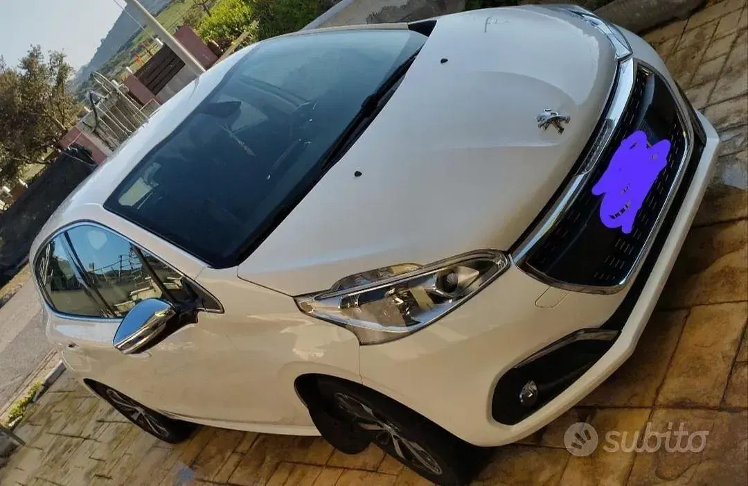Usata Peugeot 208 110 CV (80 kW) 2018 Bianco Utilitaria