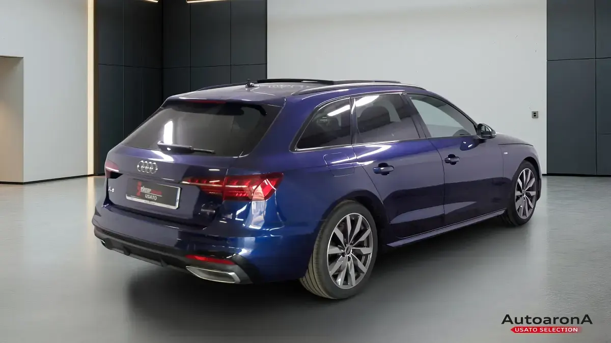 Usata Audi A4 S-Line 204 CV (150 kW) 2023 Blu navarra metallizzato Station wagon