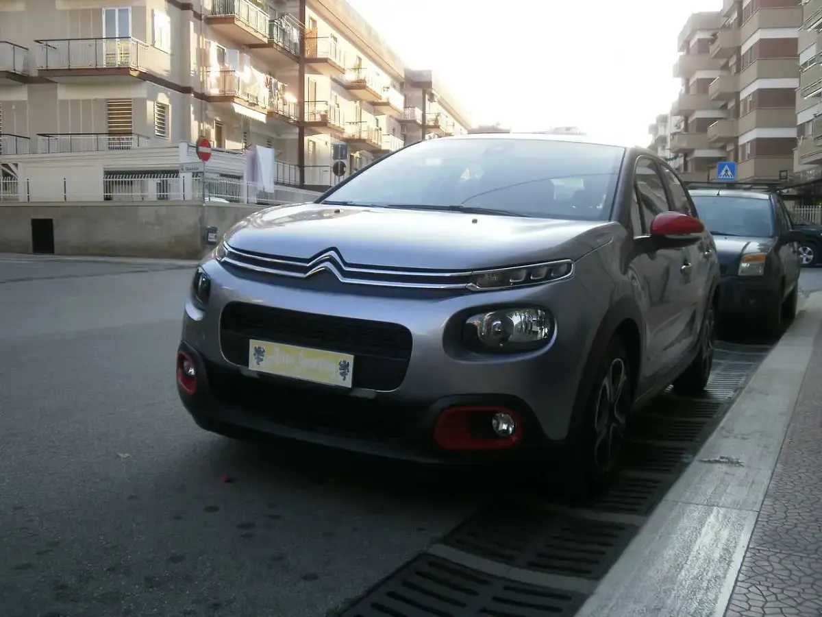 Usata Citroën C3 Feel 102 CV (75 kW) 2019 Grigio medio Utilitaria