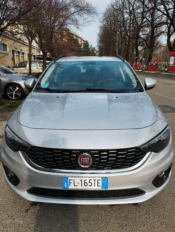 Usata Fiat Tipo Lounge 120 CV (88 kW) 2017 Argento Station wagon