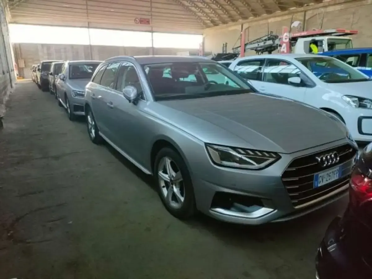 Usata Audi A4 Ambiente 163 CV (119 kW) 2024 Argento fioretto Station wagon