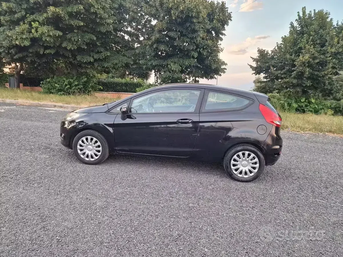 Usata Ford Fiesta Titanium 68 CV (50 kW) 2011 Nero Berlina