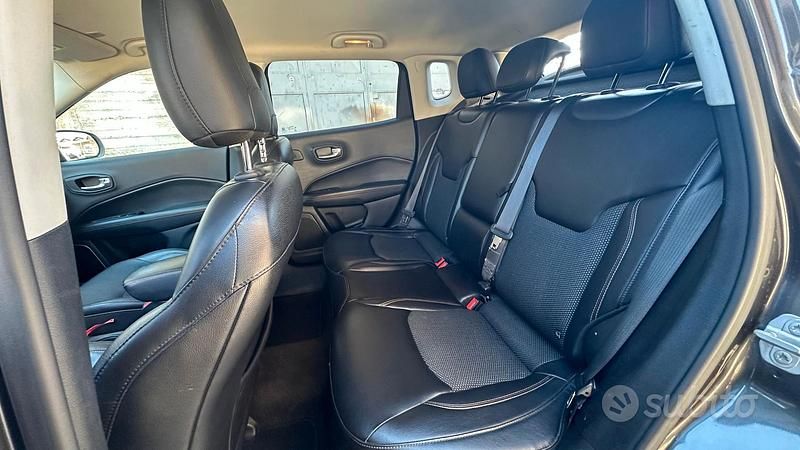 Usata Jeep Compass Opening Edition 140 CV (102 kW) 2017 Grigio SUV