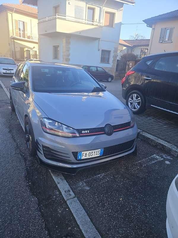 Usata VW Golf VII GTI 220 CV (161 kW) 2015 Berlina
