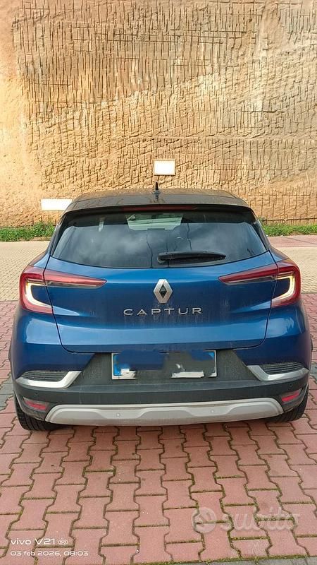 Usata Renault Captur 100 CV (73 kW) 2023 Blu SUV