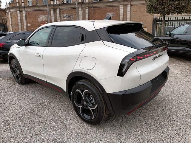 Usata Alfa Romeo Junior Edizione Speciale 136 CV (100 kW) 2024 Bianco SUV