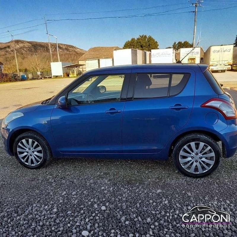 Usata Suzuki Swift 94 CV (69 kW) 2011 Blu Berlina