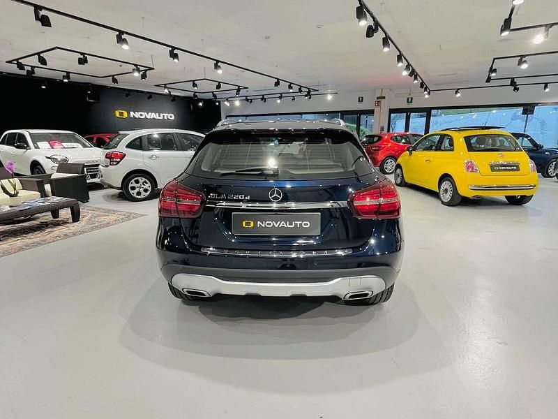 Begagnad Mercedes GLA220 Premium 170 HK (125 kW) 2018 Blå SUV