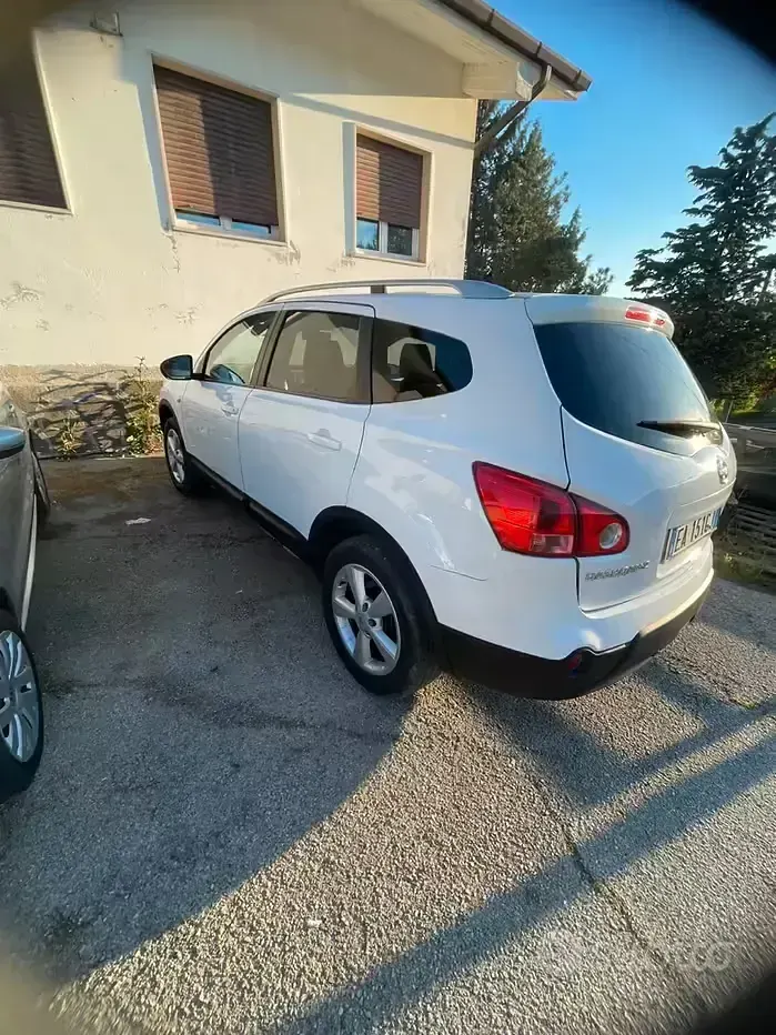 Usata Nissan Qashqai 106 CV (77 kW) 2011 Bianco SUV