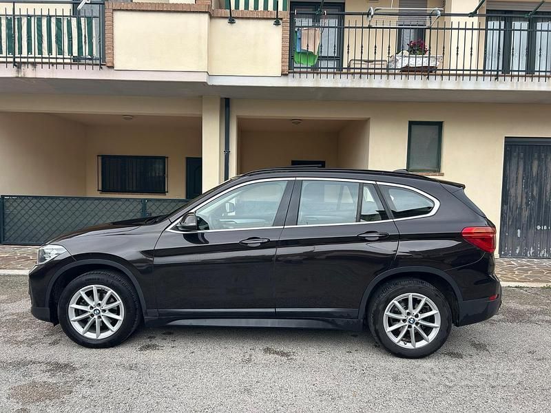 Usata BMW X1 116 CV (85 kW) 2020 Marrone SUV