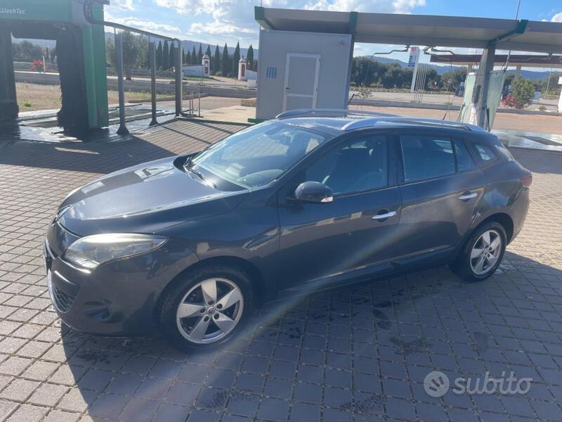 Usato 2011 Renault Laguna III 1.5 Diesel 110 CV (6.500 €)