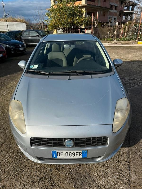 Usata Fiat Punto 69 CV (50 kW) 2006 Argento Utilitaria