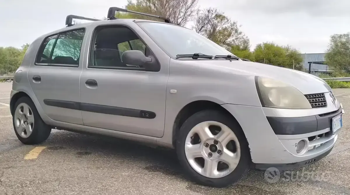 Usata Renault Clio II 58 CV (42 kW) 2003 Grigio Berlina