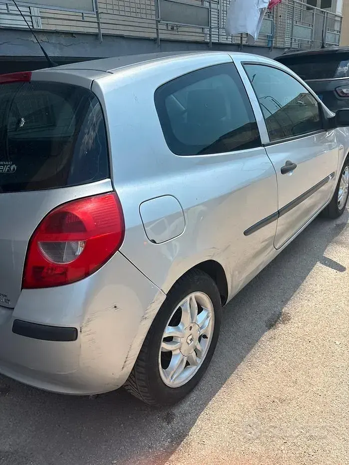 Usata Renault Clio 2007 Grigio