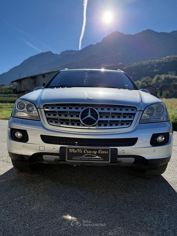 Usata Mercedes ML320 224 CV (164 kW) 2006 Grigio SUV