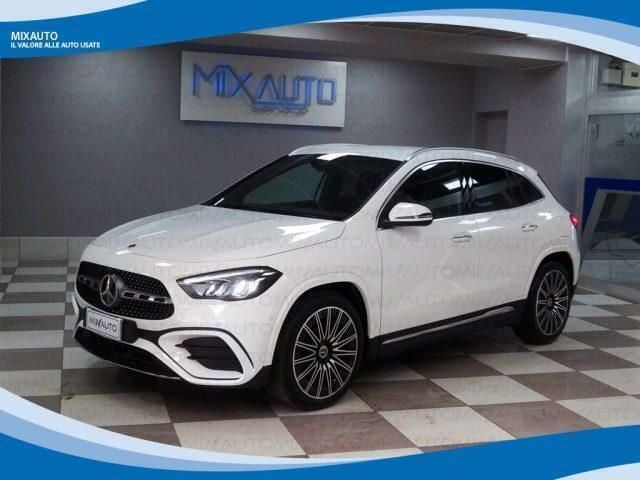 Bianco Usata 2024 Mercedes GLA200 Premium SUV | 46.400 € (Cara) - Immagine 1/4