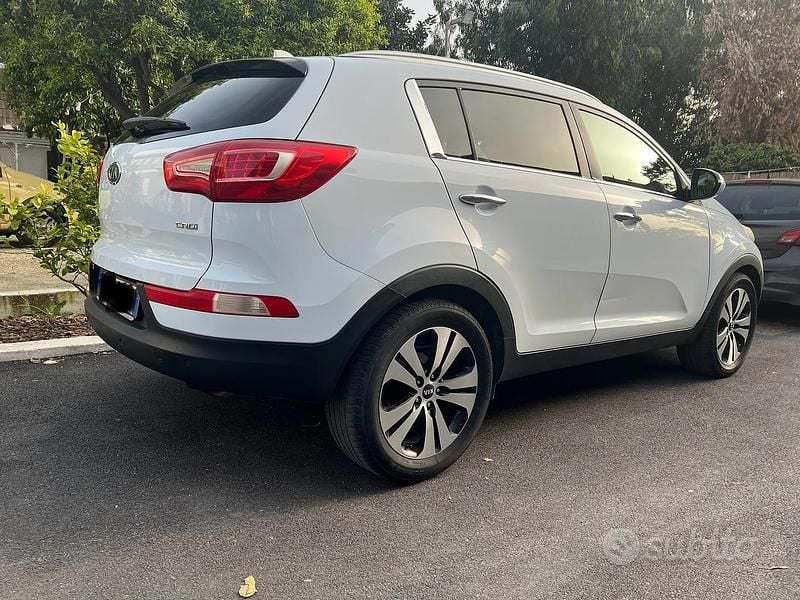 Second-hand Kia Sportage 116 CP (85 kW) 2011 Alb SUV
