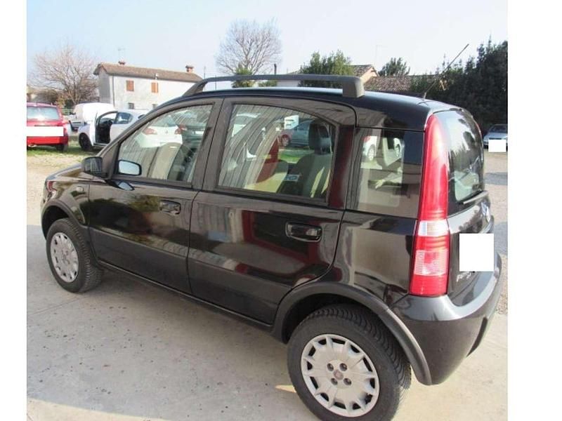 Usata Fiat Panda 4x4 Climbing 60 CV (44 kW) 2009 Nero Utilitaria