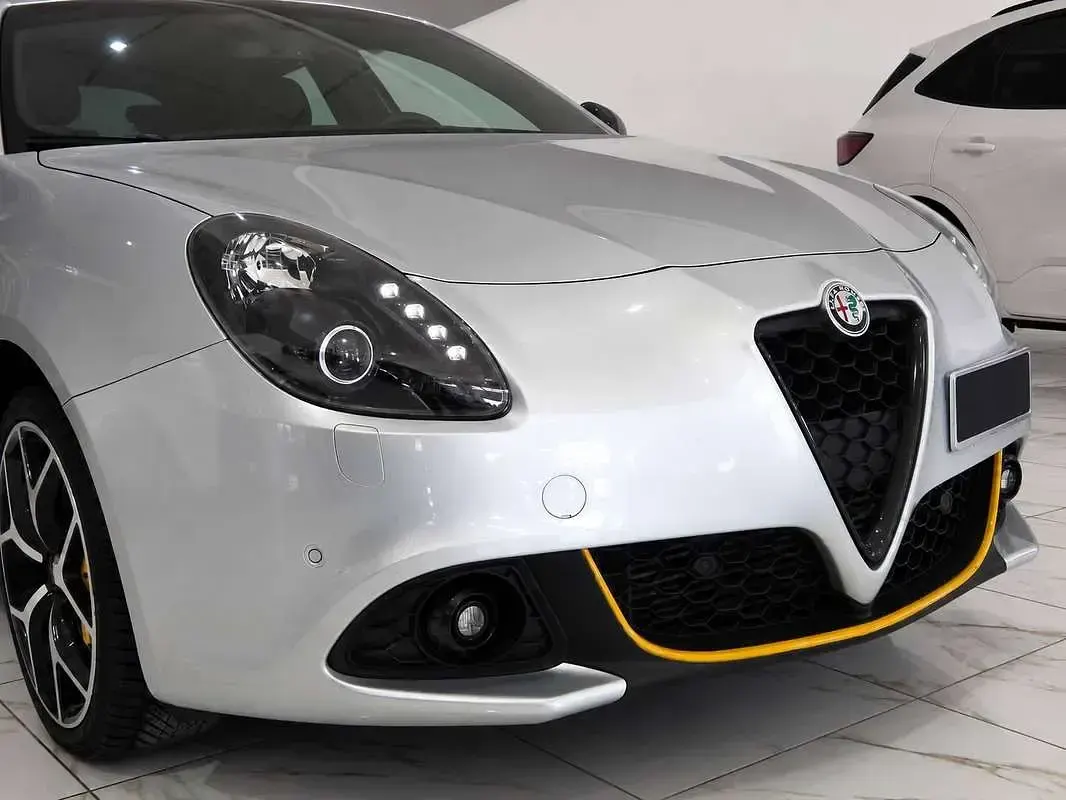Usata Alfa Romeo Giulietta Veloce 170 CV (125 kW) 2019 Grigio Utilitaria