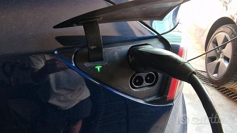 Usata Tesla Model 3 366 kW (498 CV) 2019 Blu Berlina