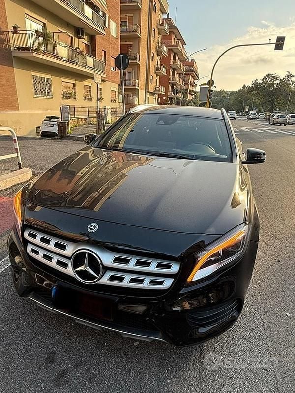 Usata Mercedes GLA200 136 CV (100 kW) 2019 Nero SUV