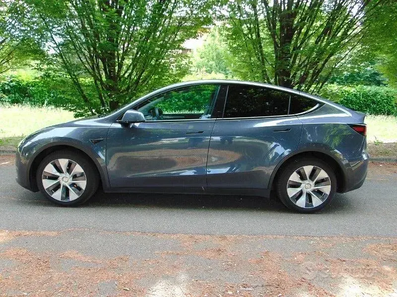 Usata Tesla Model Y Long Range AWD 378 kW (514 CV) 2022 Grigio SUV
