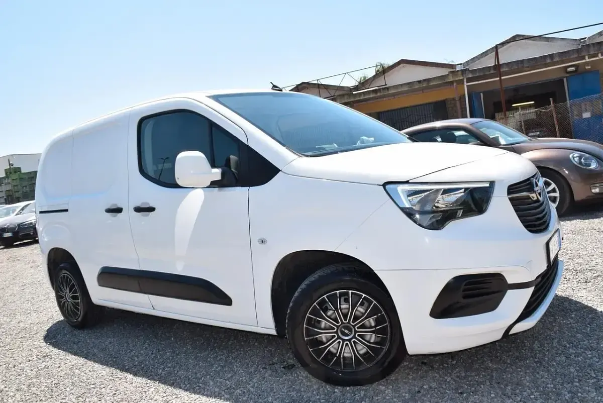 Usata Opel Combo 99 CV (72 kW) 2019 Bianco Monovolume