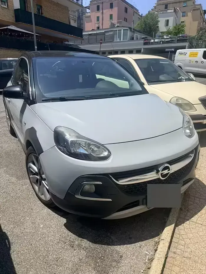 Usata Opel Adam Rocks Rocks 69 CV (50 kW) 2016 Grigio Utilitaria
