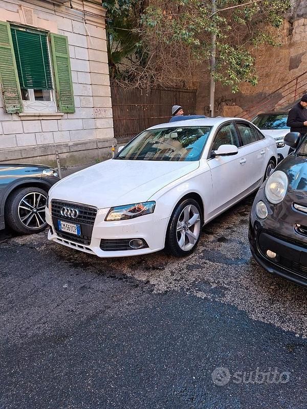 Bianco Usata 2011 Audi A4 Tre volumi | 8500 € - Immagine 1/4