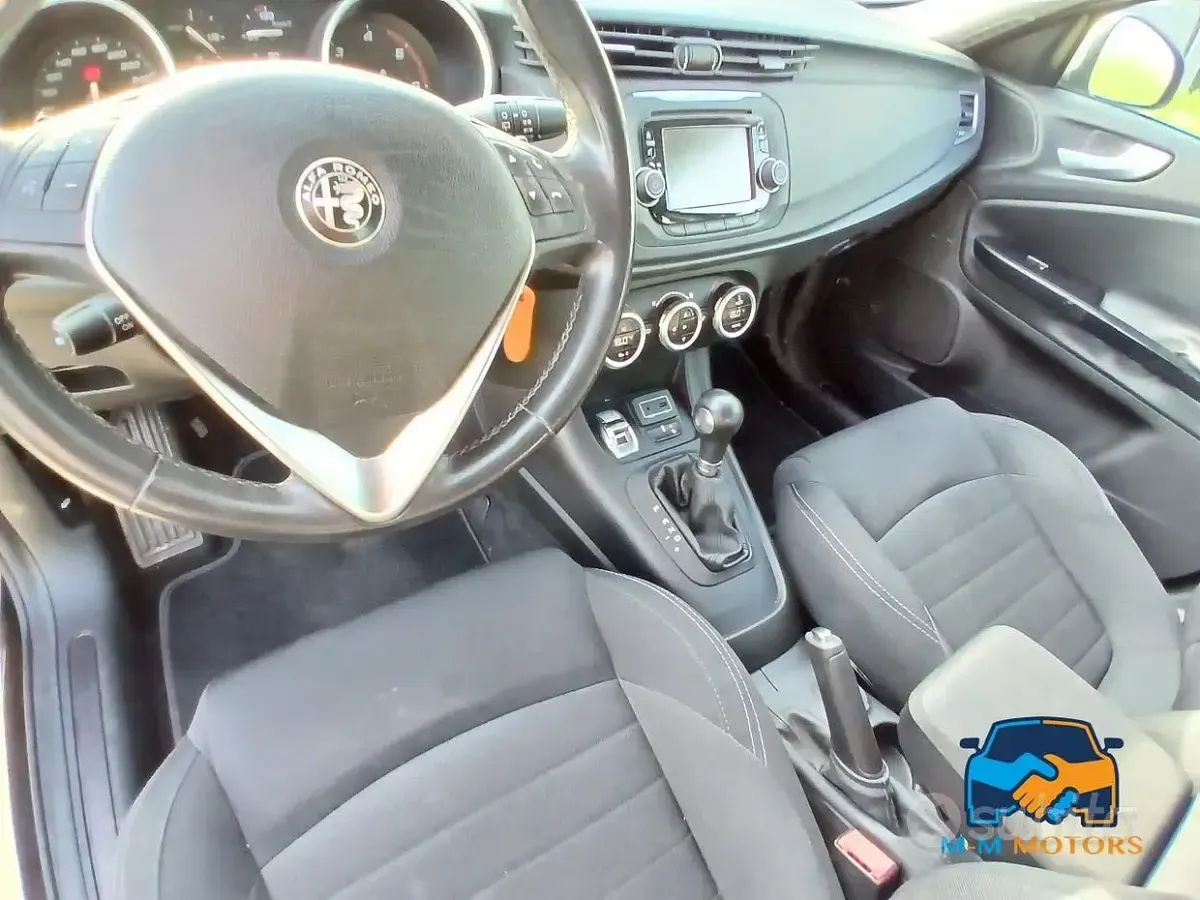 Usata Alfa Romeo Giulietta Business 120 CV (88 kW) 2016 Utilitaria