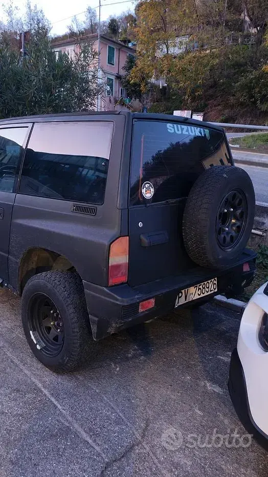 Usata Suzuki Vitara 77 CV (56 kW) 1991 Nero SUV