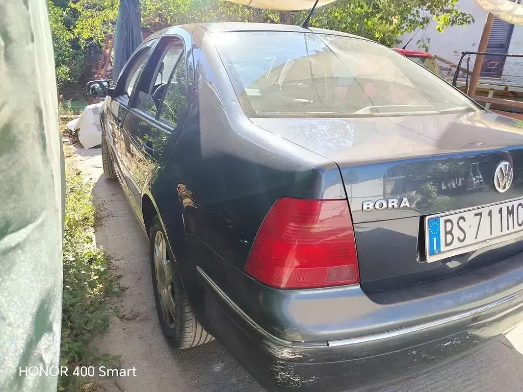 Usata VW Bora Highline 116 CV (85 kW) 2001 Berlina