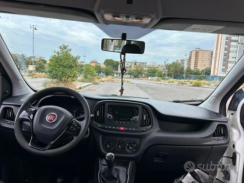 Usata Fiat Doblò 90 CV (66 kW) 2019 Bianco Monovolume