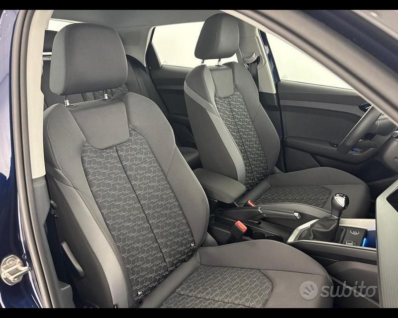 Usata Audi A1 Sportback S-Line 116 CV (85 kW) 2025 Blu navarra / tetto nero mytho Utilitaria