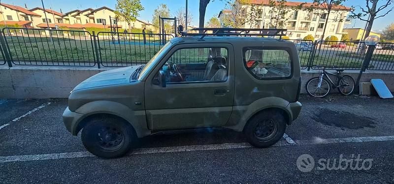 Second-hand Suzuki Jimny 80 CP (58 kW) 1999 Verde SUV